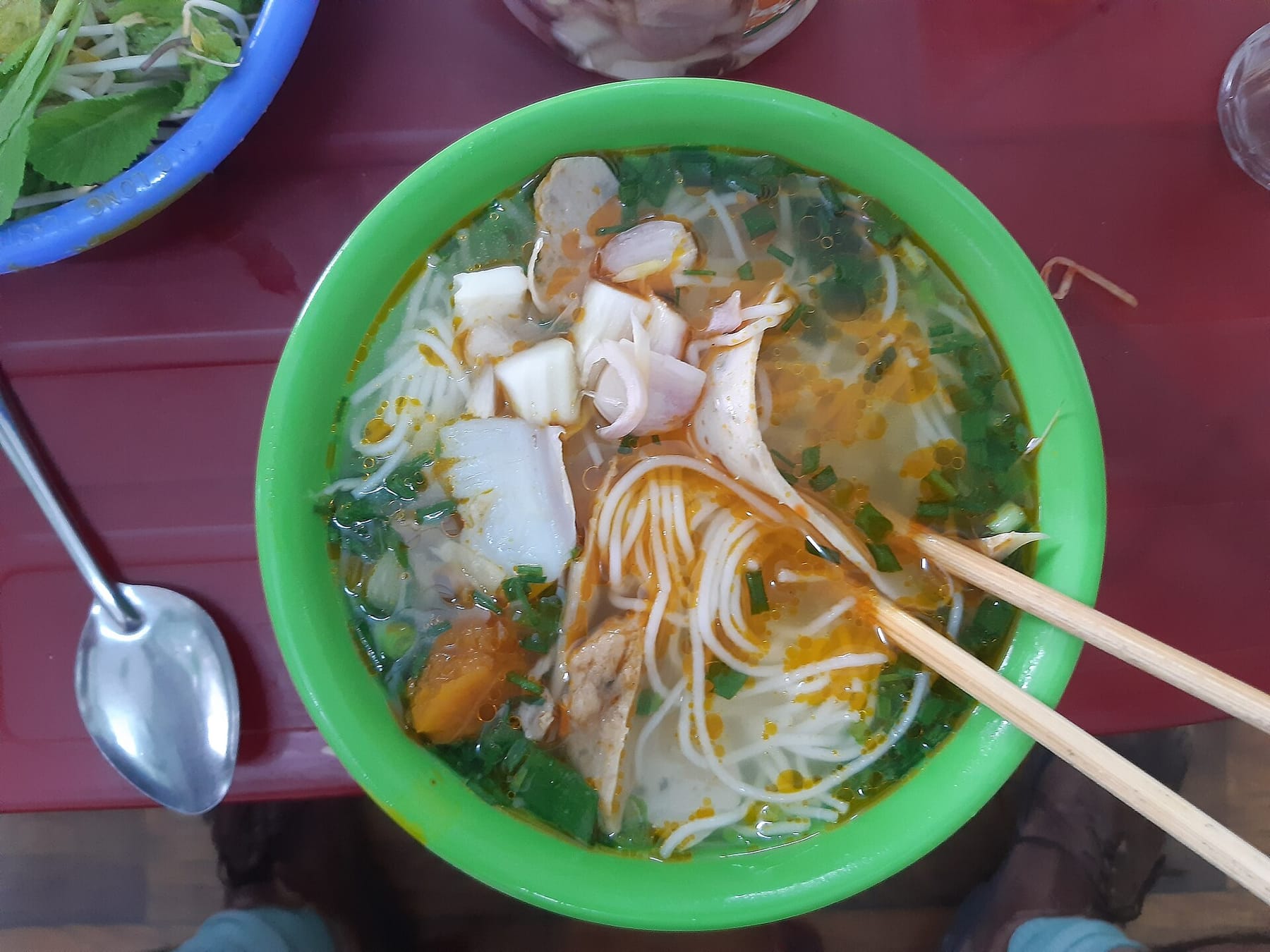 Tô bún chả cá dùng làm ảnh minh họa cho món ăn địa phương