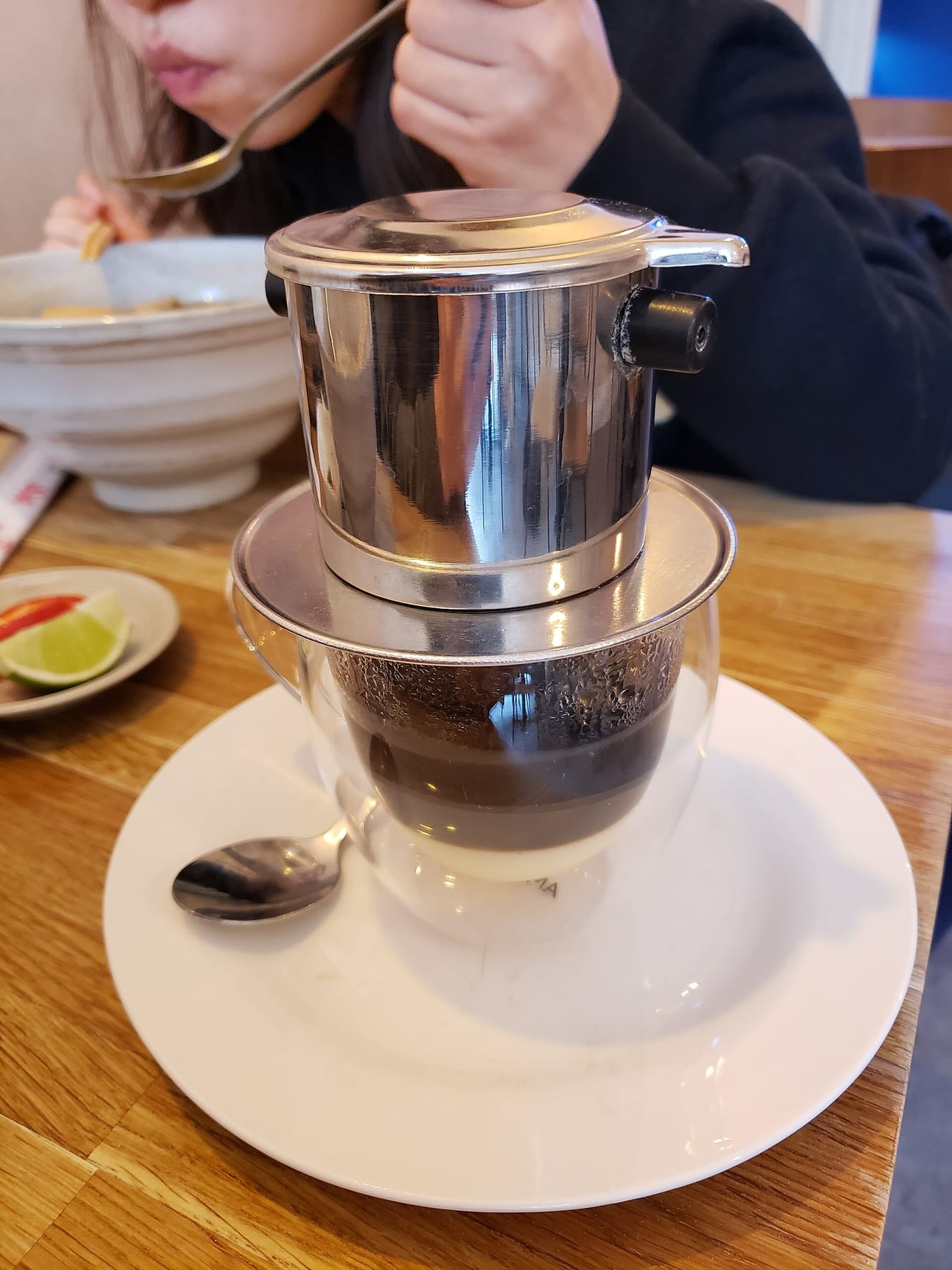Cà phê phin Việt Nam dùng làm ảnh minh họa