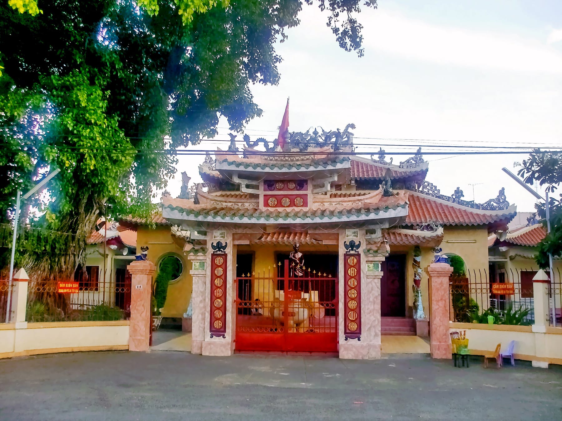 Cổng Đình Nguyễn Trung Trực tại Rạch Giá