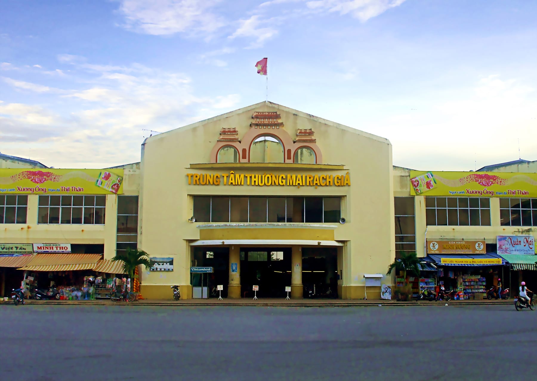 Trung tâm thương mại Rạch Giá — khu mua sắm quen thuộc ở trung tâm thành phố