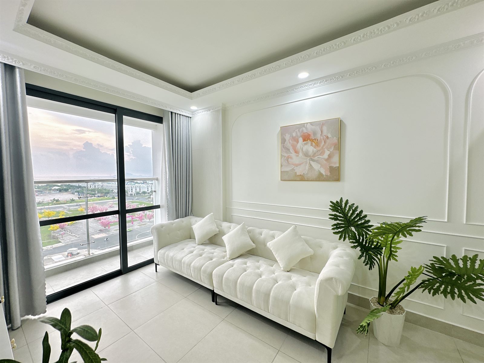 Phòng khách căn hộ S09-13 tân cổ điển view quảng trường và biển tại Rạch Giá — ảnh 15
