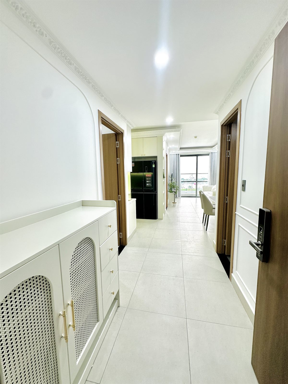 Phòng khách căn hộ S09-13 tân cổ điển view quảng trường và biển tại Rạch Giá — ảnh 7