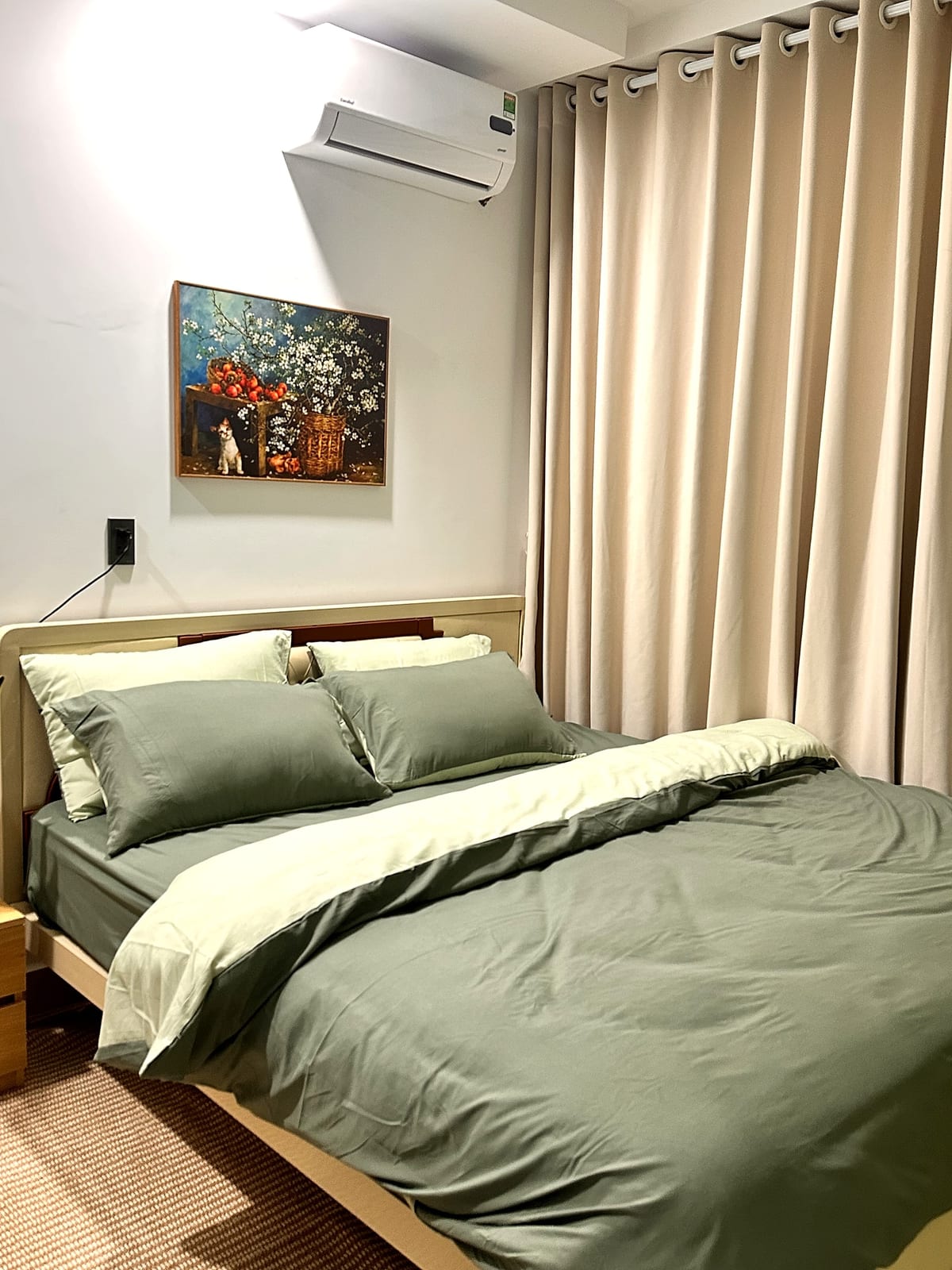 Phòng ngủ có bồn tắm riêng và cây xanh của Tropical Botanical Bath Retreat tại Rạch Giá — ảnh 16